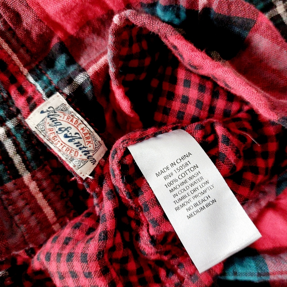 Red & Green Christmas Plaid Button Up size small Flag & Anthem - Picture 4 of 6